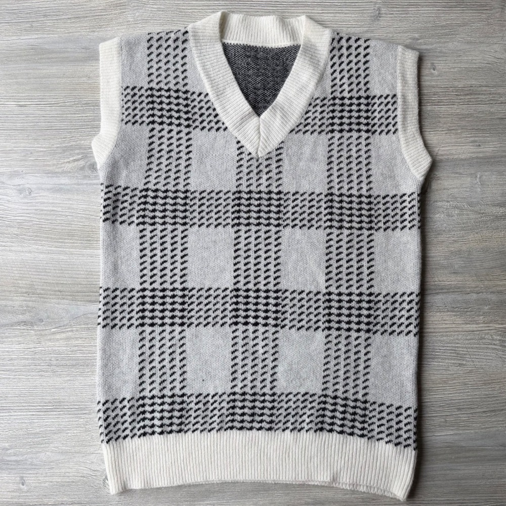 Vintage Plaid Sweater Vest Mens Large White Black V-Neck Knit Academia Preppy